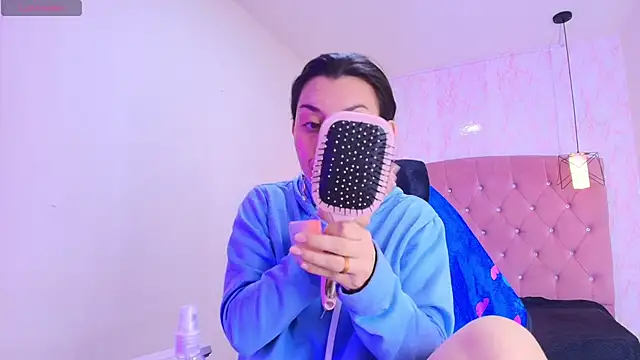 Iris  77 online show from October 2025 06:50:02 PM