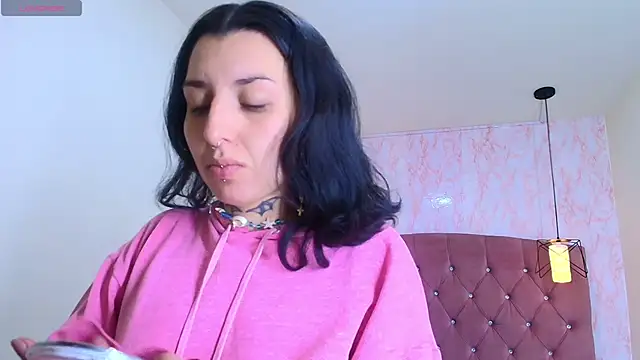 Iris  77 online show from October 2025 06:19:02 PM