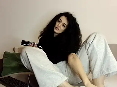 JadeLure online show from September 2025 07:08:02 PM