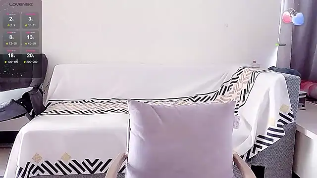 Smile-- online show from October 2025 03:18:01 AM