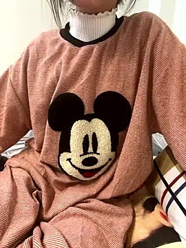 Snapshot of lee_ly chatting on January 2026 02:30:02 PM lee ly online show from January 2026 02:30:02 PM