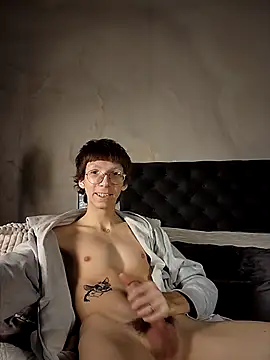 TommieHi online show from October 2025 12:25:02 PM