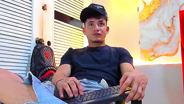 daniscot online show from November 2025 04:04:01 AM