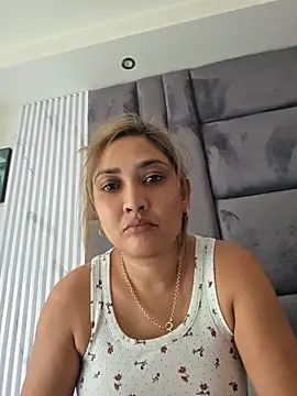INDIANROMANCE online show from May 2026 02:22:01 PM