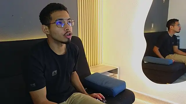 Jaybrown  1 online show from October 2025 03:42:01 AM