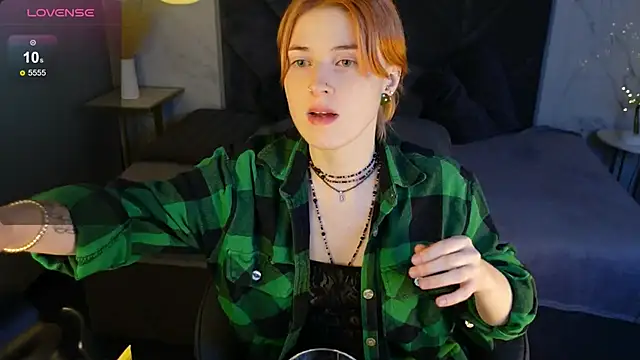 Freirenee online show from November 2025 02:05:01 PM