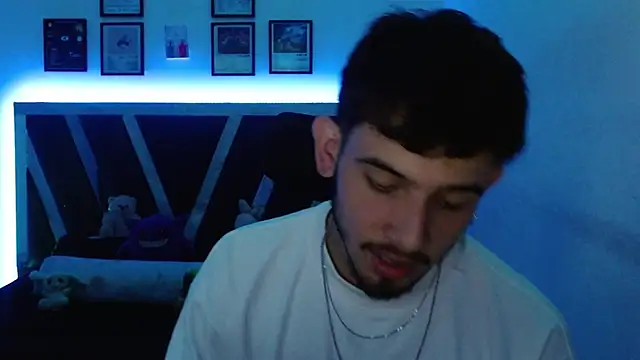 Sebasxxl12 online show from December 2025 10:48:02 PM