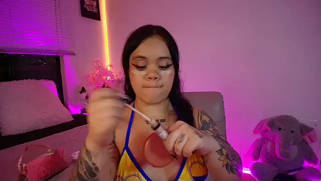 Snapshot of Sussyroxxx chatting on June 2026 05:51:02 AM Sussyroxxx online show from June 2026 05:51:02 AM