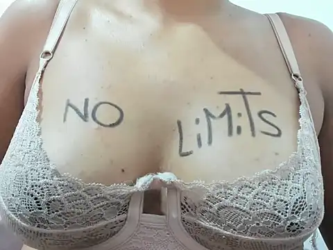 Snapshot of Valentinahot7 chatting on November 2025 12:27:01 PM Valentinahot7 online show from November 2025 12:27:01 PM