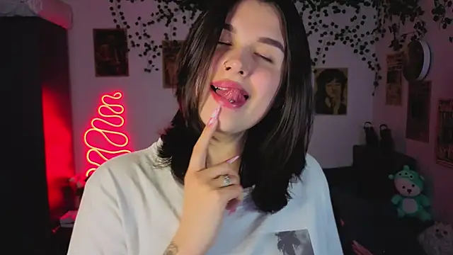 kira kick online show from October 2025 04:42:02 PM