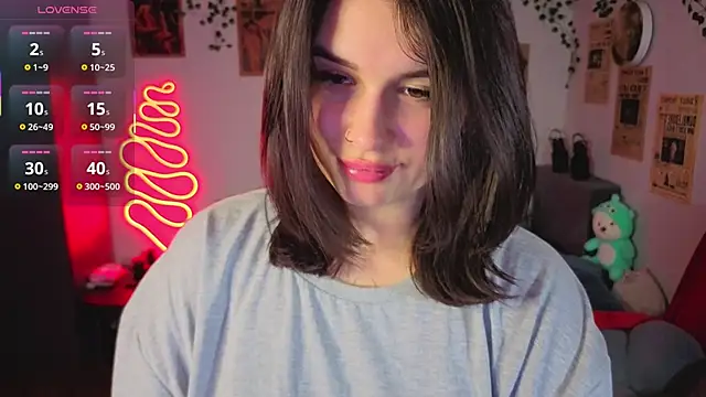 kira kick online show from November 2025 07:03:01 PM