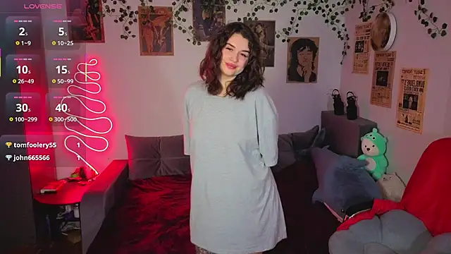 kira kick online show from November 2025 04:51:02 PM