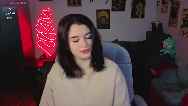 kira kick online show from November 2025 08:11:02 AM