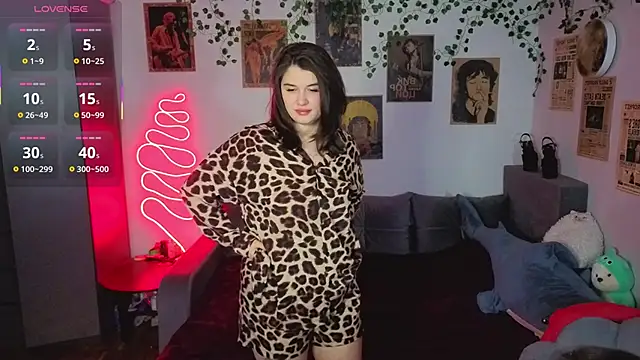 kira kick online show from November 2025 04:18:02 PM