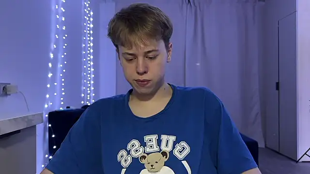  bee boy  online show from October 2025 03:33:01 PM