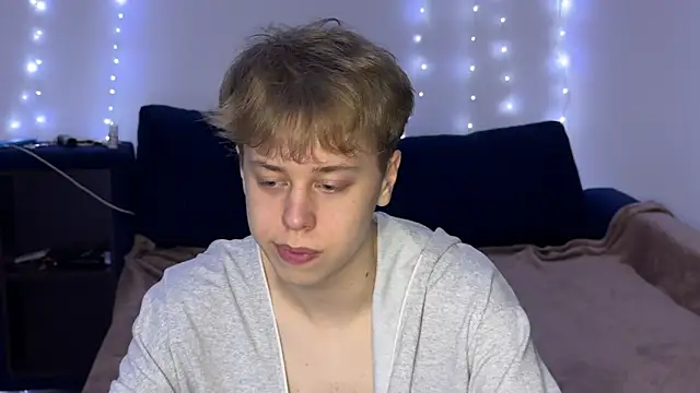  bee boy  online show from October 2025 04:18:01 PM