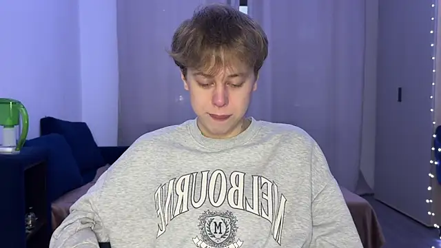  bee boy  online show from November 2025 01:23:01 PM