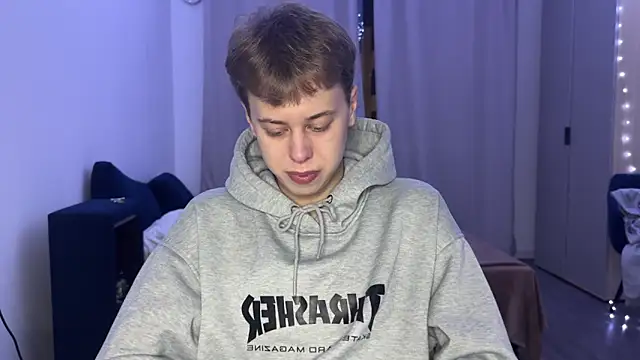  bee boy  online show from November 2025 02:31:02 PM