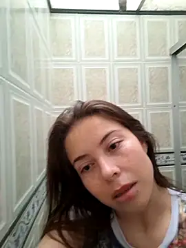 EmmaValencia  online show from October 2025 06:20:01 PM