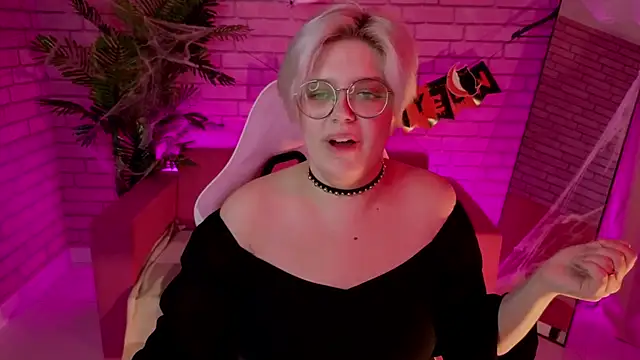 DominiqueSweetie online show from October 2025 12:06:02 PM