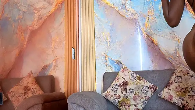 Nahomy Smiths aws online show from October 2025 09:37:02 PM