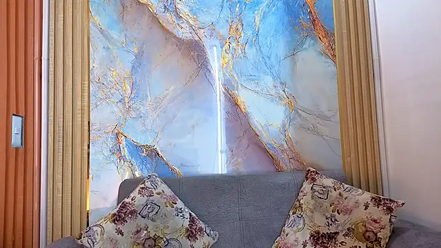 Nahomy Smiths aws online show from October 2025 09:53:01 PM