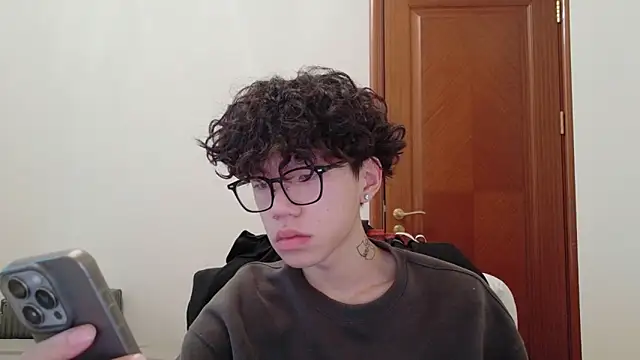 hangzi-0011 online show from October 2025 10:24:01 AM