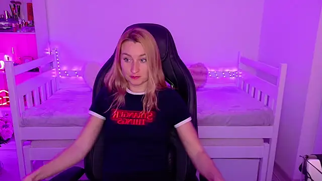 MysticRoxanne online show from January 2026 07:06:02 PM