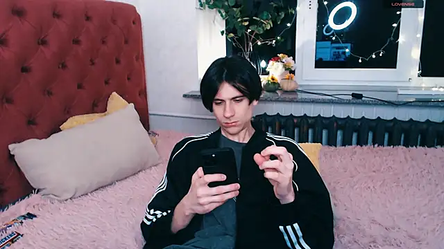 Ellis Rin online show from November 2025 06:57:01 AM