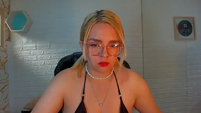 Eily Blunts online show from October 2025 12:49:02 PM