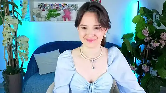 EvaSwen online show from October 2025 09:24:02 PM