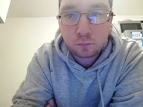 stivi2526 online show from November 2025 06:19:02 PM