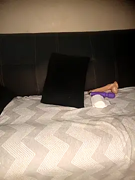 Snapshot of Wiw1 chatting on April 2026 11:46:02 PM Wiw1 online show from April 2026 11:46:02 PM