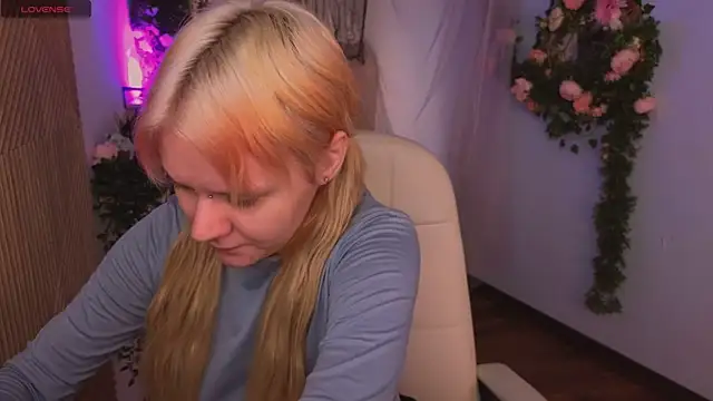 kitten murray  online show from November 2025 05:28:02 AM