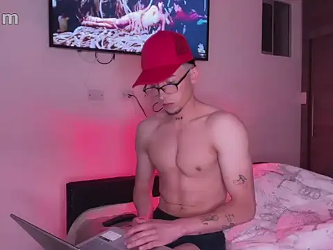 strongManLatino online show from October 2025 12:52:02 AM