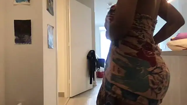 tia   fox online show from February 2026 06:48:01 PM