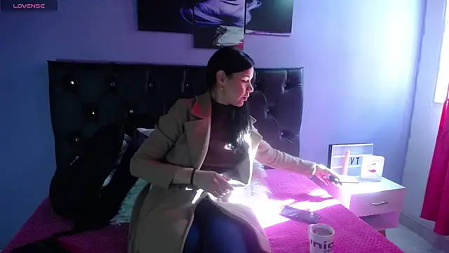 Jazmin ny online show from November 2025 01:33:02 PM