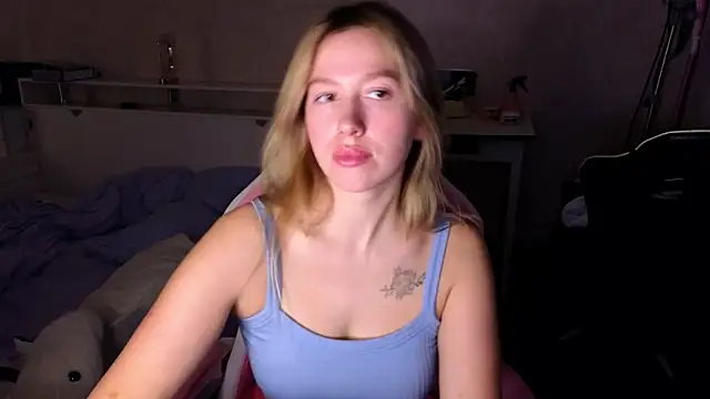 stefany and bettany online show from December 2025 01:42:01 PM