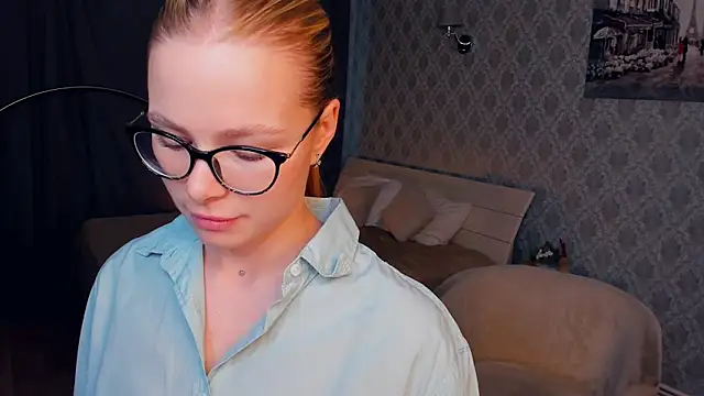 Snapshot of LibbyVenzeio chatting on November 2025 07:08:02 AM LibbyVenzeio online show from November 2025 07:08:02 AM