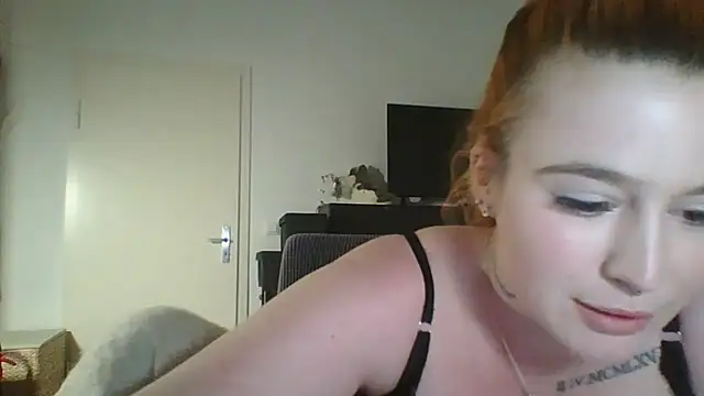 sexycurvy- online show from November 2025 09:15:01 PM