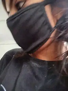 Snapshot of PEEHU-50 chatting on October 2025 01:04:02 AM PEEHU-50 online show from October 2025 01:04:02 AM