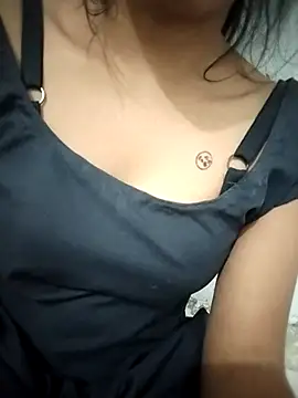 Snapshot of PEEHU-50 chatting on November 2025 12:41:01 AM PEEHU-50 online show from November 2025 12:41:01 AM