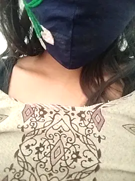 Snapshot of PEEHU-50 chatting on November 2025 02:00:02 AM PEEHU-50 online show from November 2025 02:00:02 AM