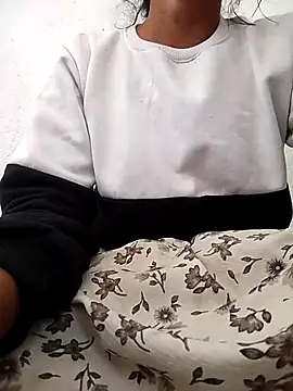 Snapshot of PEEHU-50 chatting on December 2025 02:28:01 AM PEEHU-50 online show from December 2025 02:28:01 AM