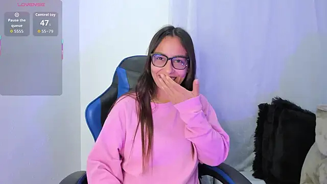 Snapshot of aleaa_x chatting on October 2025 01:06:02 AM aleaa x online show from October 2025 01:06:02 AM