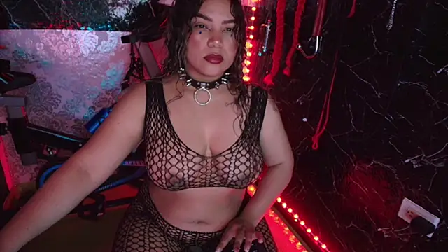 scarlet queen   online show from December 2025 08:35:01 PM