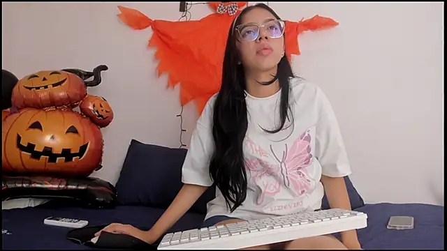 Ainoa Pink online show from October 2025 07:38:01 PM