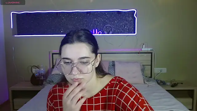 Snapshot of cutieblush chatting on October 2025 08:39:02 PM cutieblush online show from October 2025 08:39:02 PM