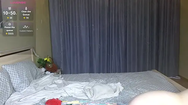 Snapshot of cutieblush chatting on November 2025 09:59:01 PM cutieblush online show from November 2025 09:59:01 PM