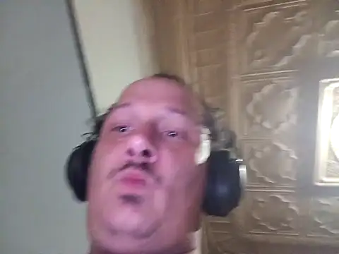 macKnd online show from October 2025 06:49:02 PM